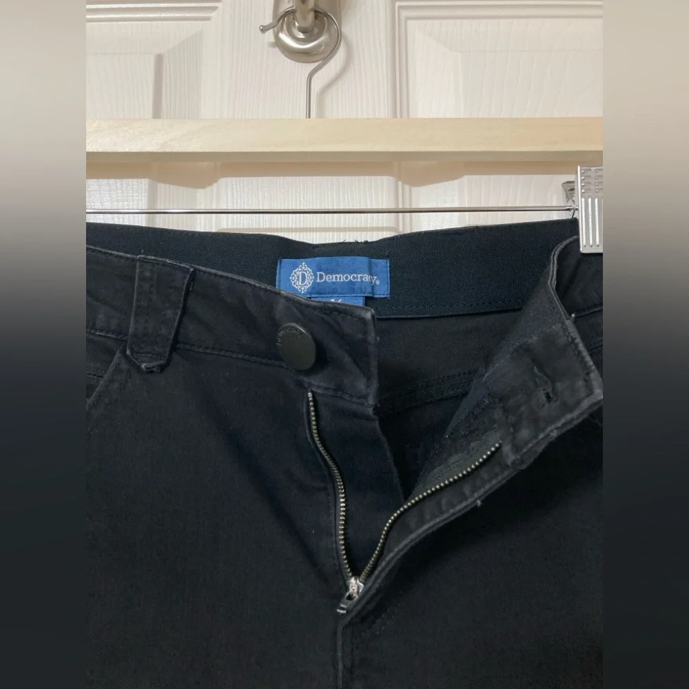 Democracy Women’s “Ab”solution Black Denim 9” Jean Shorts Size 14 Summer Beach - Picture 3 of 9